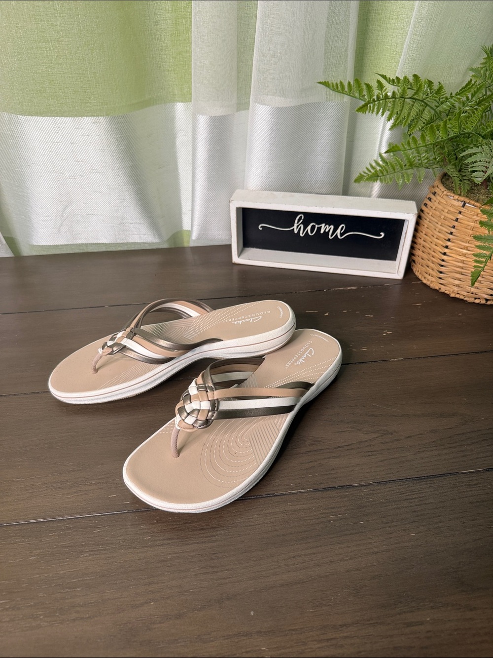 Clarks Women's Beige and Metallic Woven Thong Sandals